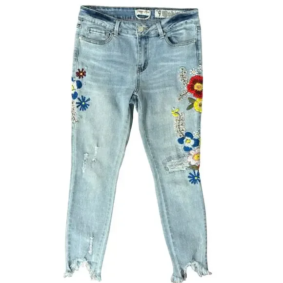 Indigo Rein Light Wash Blue Floral Embroidered Low Rise Chew Hem Jeans size 9 - Picture 1 of 12